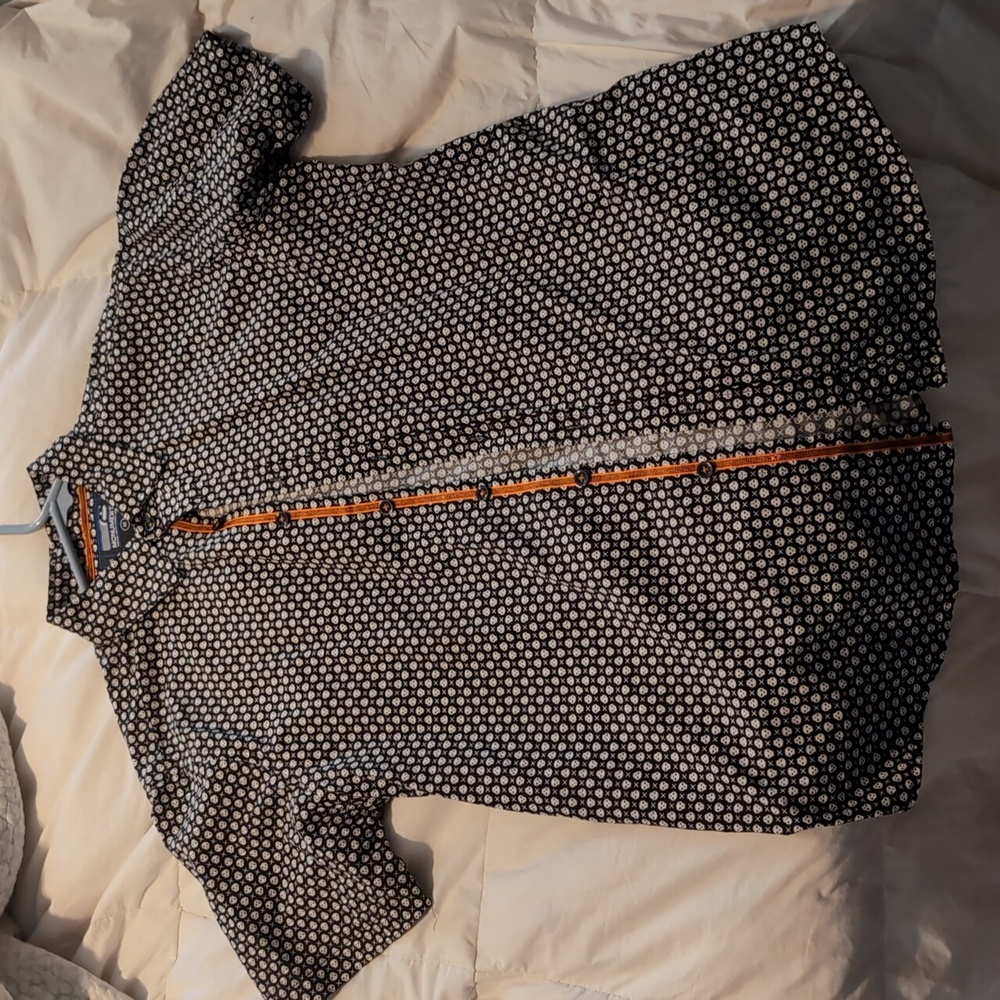 Button down shirt with tiny skulls, Medium